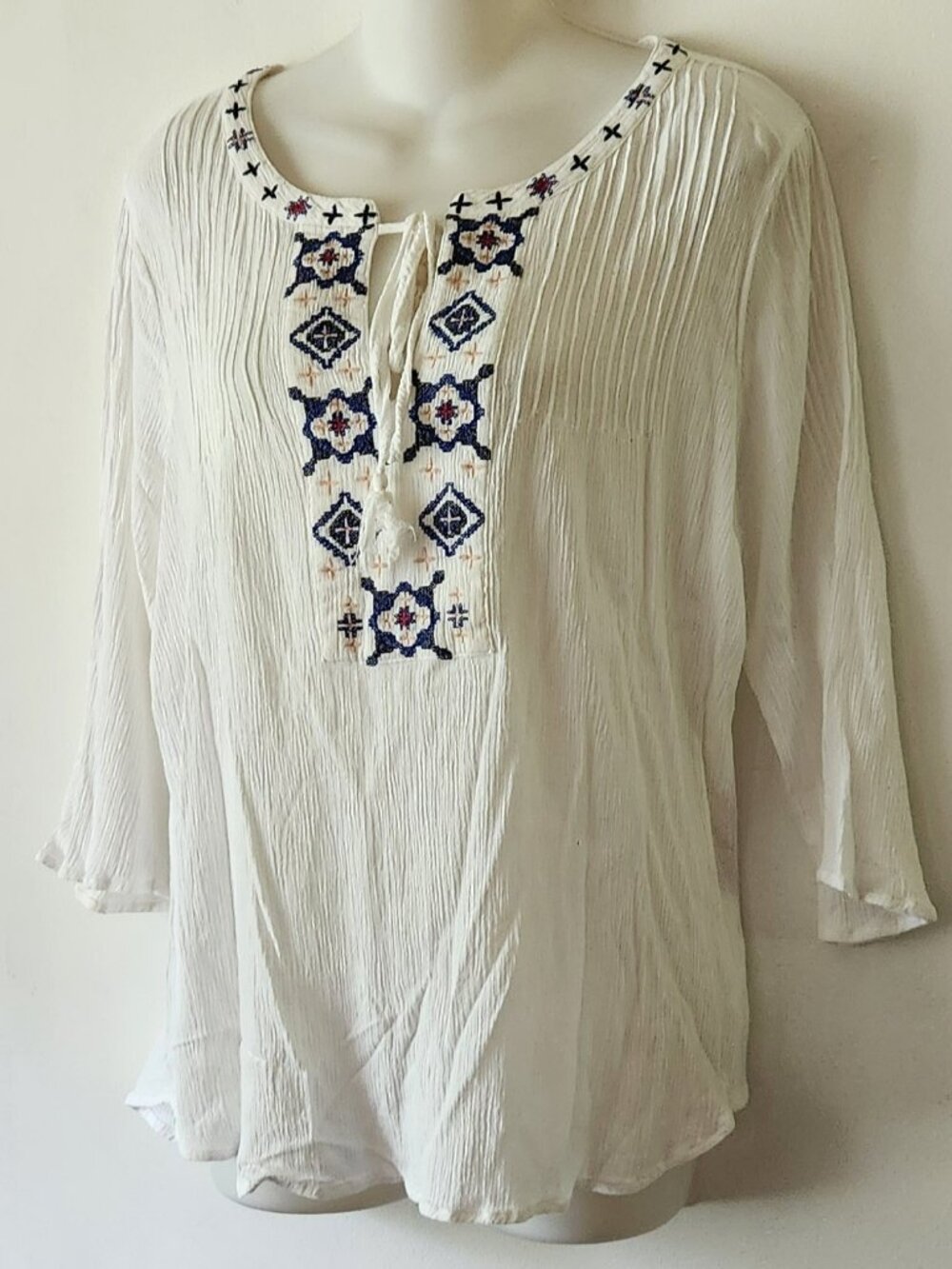 Daniel Rainn blouse sz L Boho embroidery white pintuck pleats VGUC